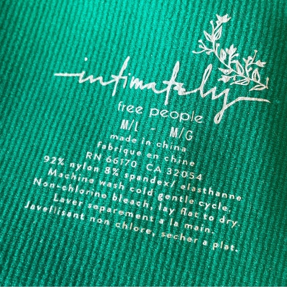 NWOT Free People Brami Ribbed V-Neck In Color In Forest Green Size M/L - Picture 4 of 5
